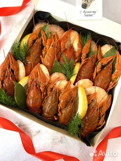 Мужской букет, коробочка с раками и креветками