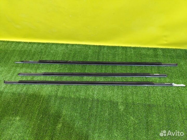 Уплотнитель двери Audi A6 (C8) 2018