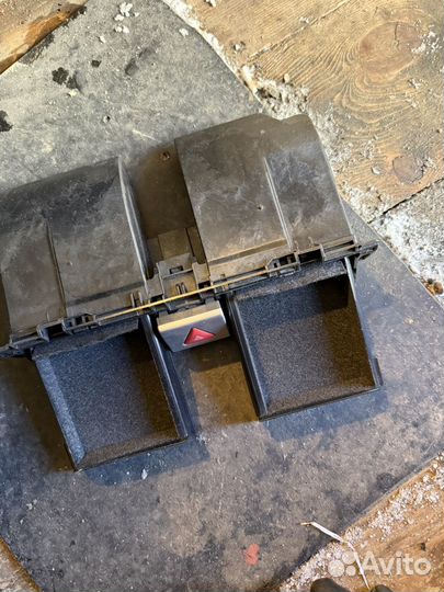 Бардачок централ volkswagen passat B6 б/у 2008