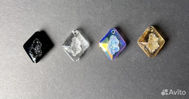 Кулоны и подвески кристаллов swarovski ромбы 26мм