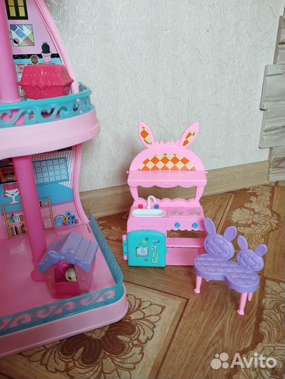 Большой кукольный домик