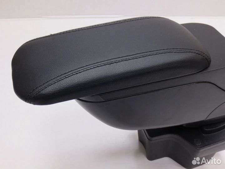 Подлокотник Kia Rio 2012-2016 (48014)