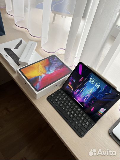 iPad pro 11 2020 128 wifi + pencil 2 + клавиатура