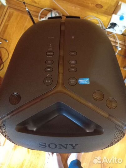 Музыкальная колонка Sony с блютузом