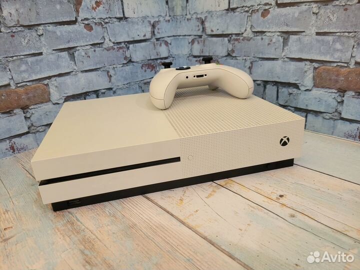 Xbox one s 1tb с играми