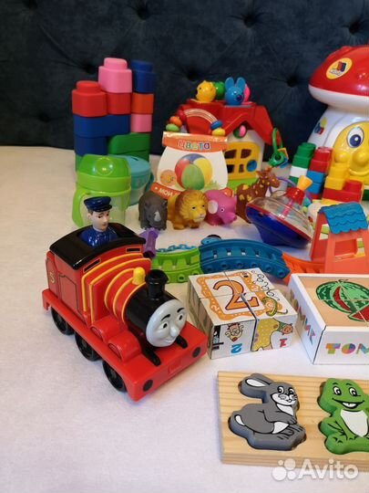 Развивающие игрушки для малышей пакетом