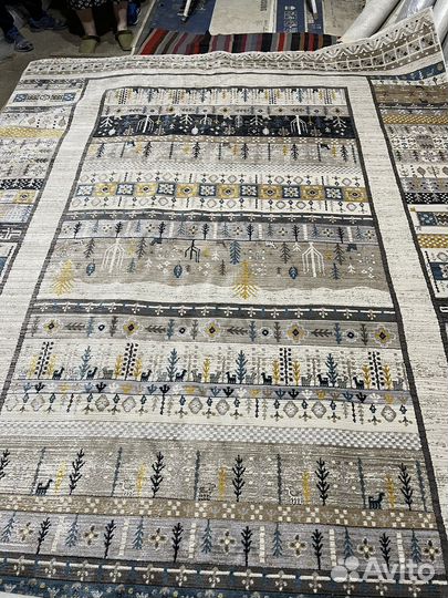 Ковер новый 2.8*3.8