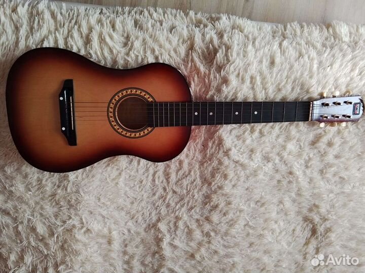 Гитара с чехлом