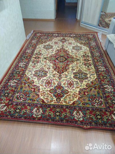 Ковер шерстяной новый