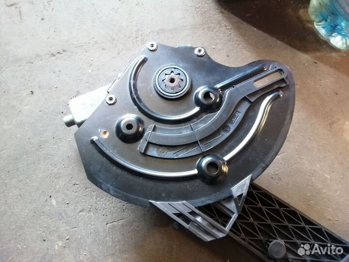 Рычажный механизм крыши левый Opel Astra H Twintop