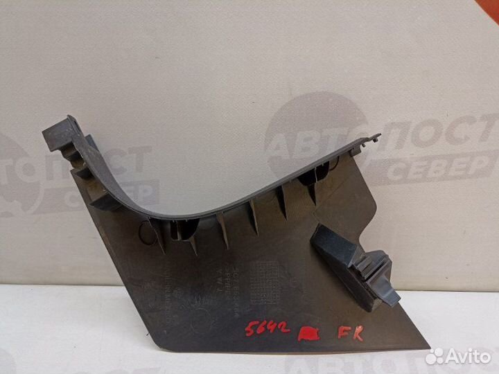 Обшивка стойки передняя правая Volkswagen Jetta A6