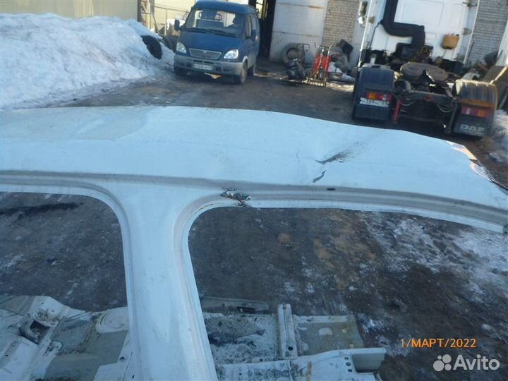 Стойка кузова центральная правая Volkswagen Golf