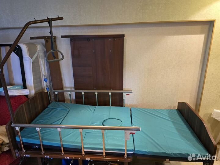 Медицинская кровать для ухода за лежачими больными