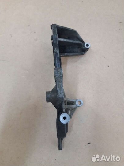 Кронштейн тнвд Volkswagen touareg 3.0 tdi CAS