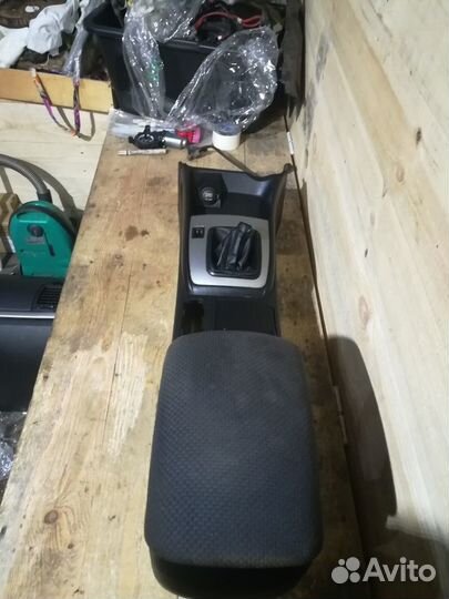 Консоль центральная Hyundai Sonata 5 (NF)