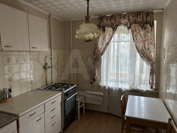 2-к. квартира, 50 м², 3/9 эт.