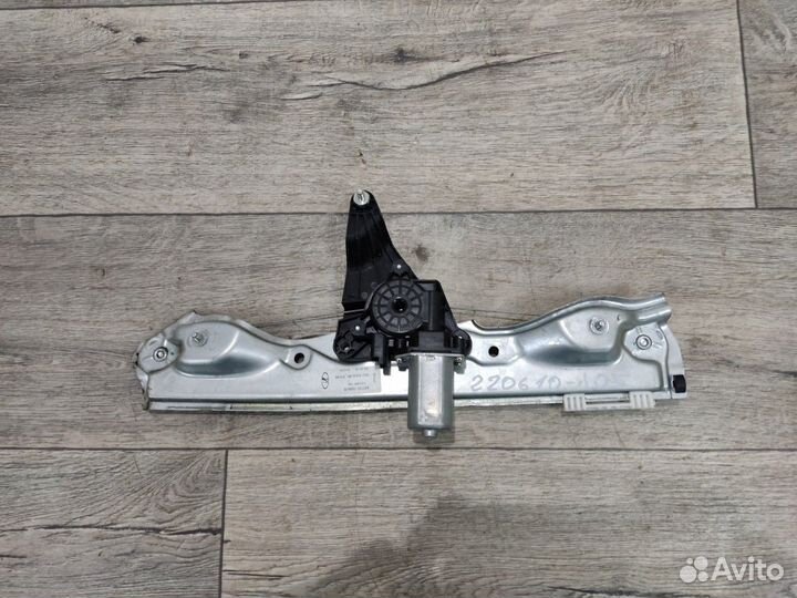 Стеклоподъемник электрический задний правый xray