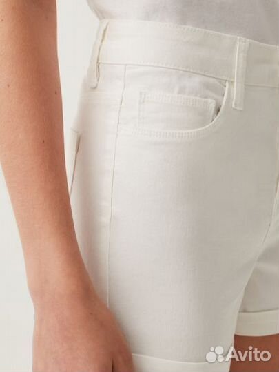 Белые шорты