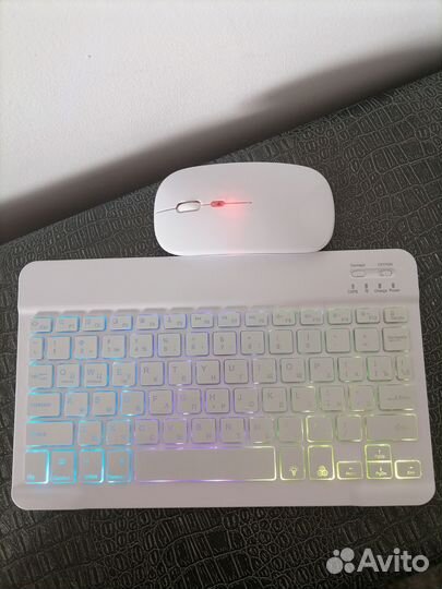 Беспроводная клавиатура и мышь с подсветкой