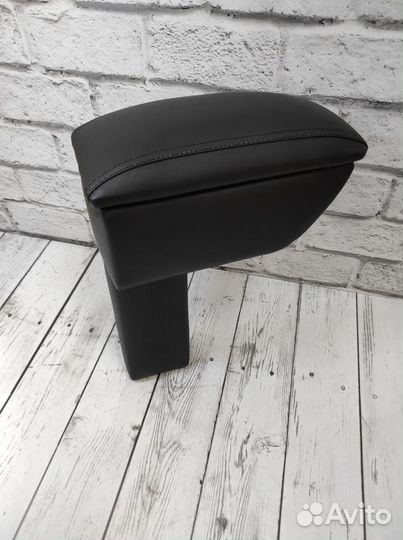 Подлокотник Renault Duster (2010 - )