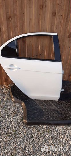 Дверь задняя правая mitsubishi lancer 10 X