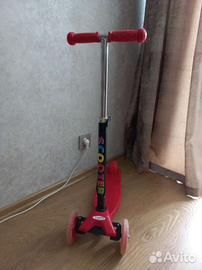 Самокат детский трехколесный