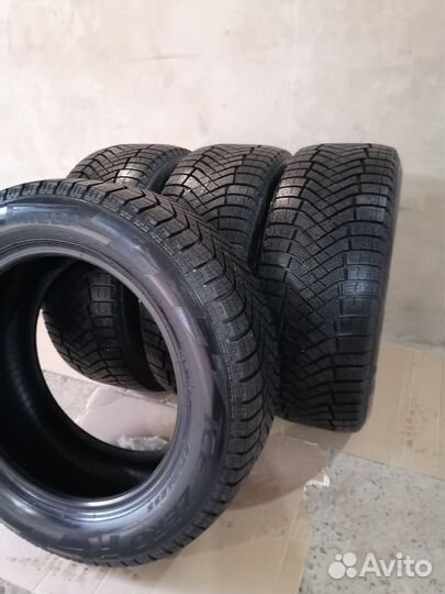 Pirelli Ice Zero FR 235/55 R17 101V