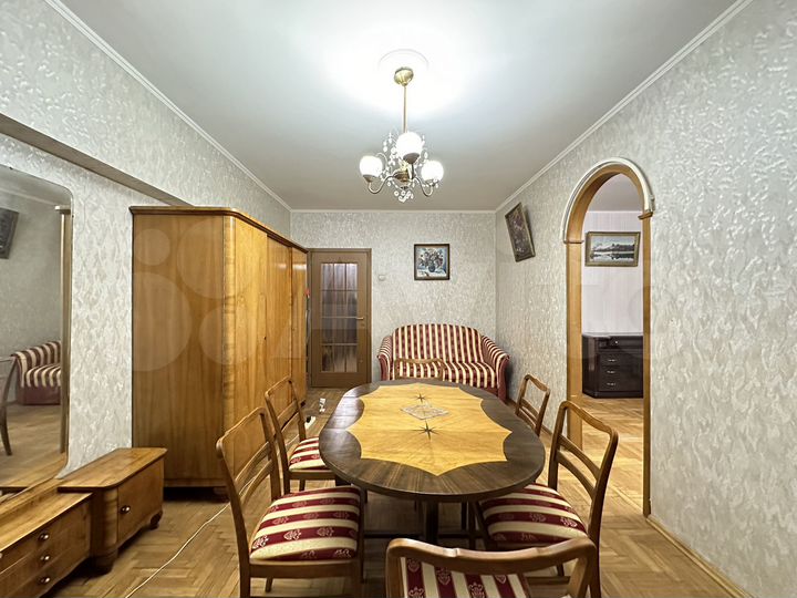 2-к. квартира, 46 м², 1/14 эт.