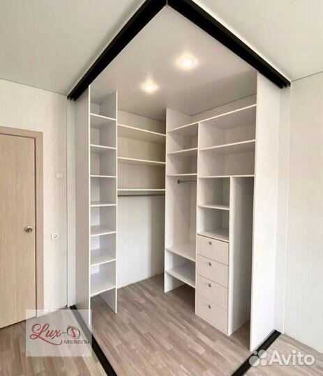 Шкаф в прихожую на заказ