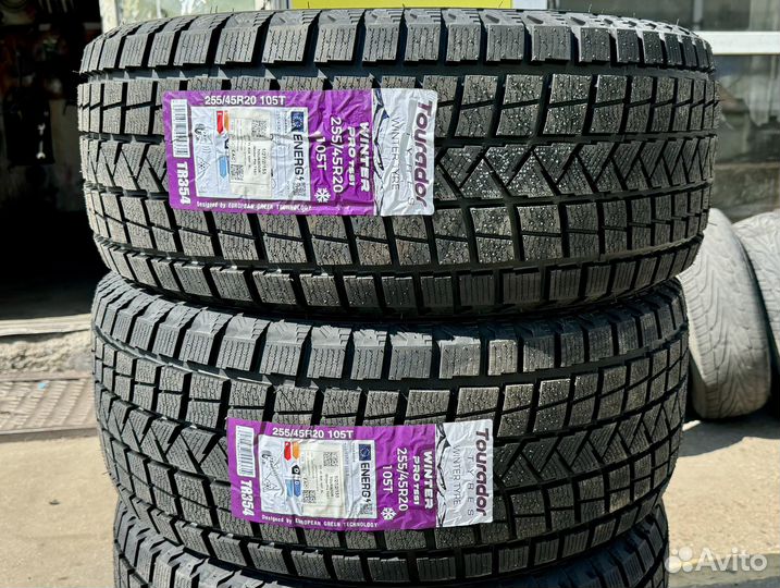 Tourador Winter Pro TSS1 255/45 R20 105T