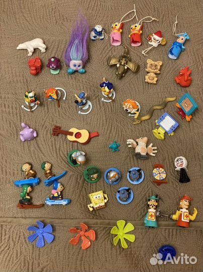 Игрушки из киндеров пакетом