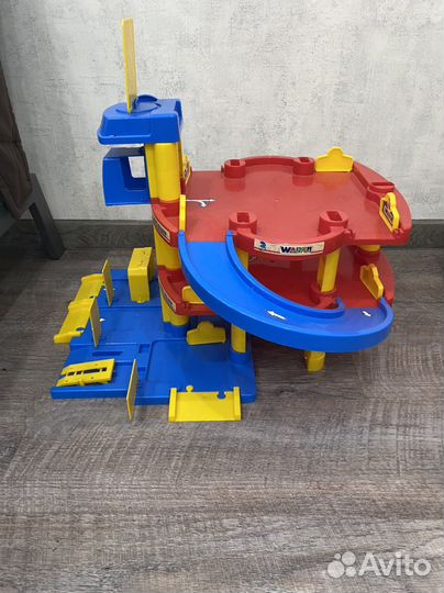 Парковка Полесье