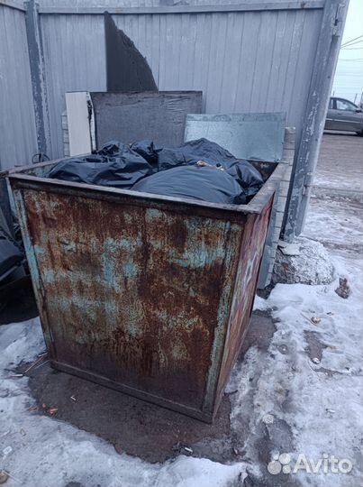 Продам мусорный контейнер бак