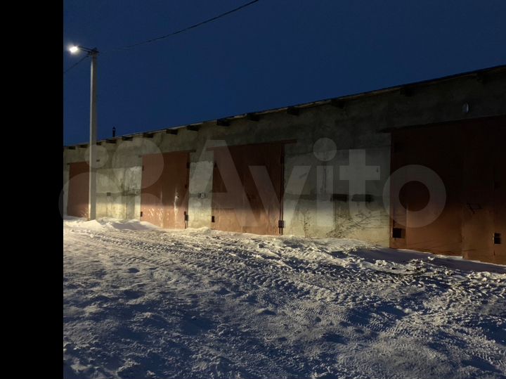 Гараж, > 30 м²