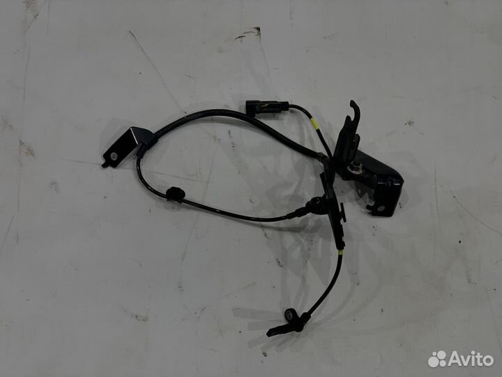 Датчик ABS передний Mitsubishi Outlander 3