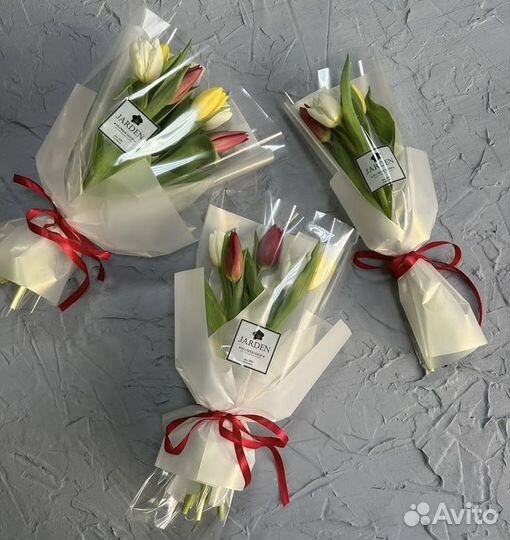 Корпоративные букеты на 8 марта