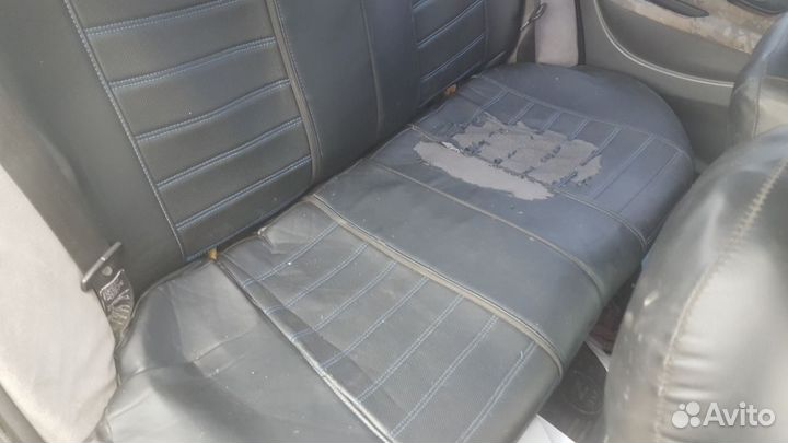 Задний диван Mitsubishi Carisma