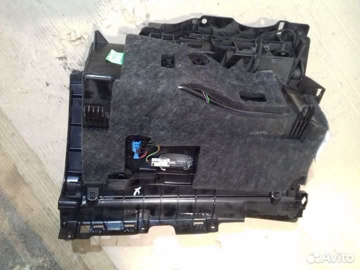 Бардачек вещевой ящик пассажира Мерседес GLK