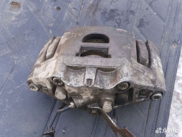 Суппорт передний левый Audi A6 C6