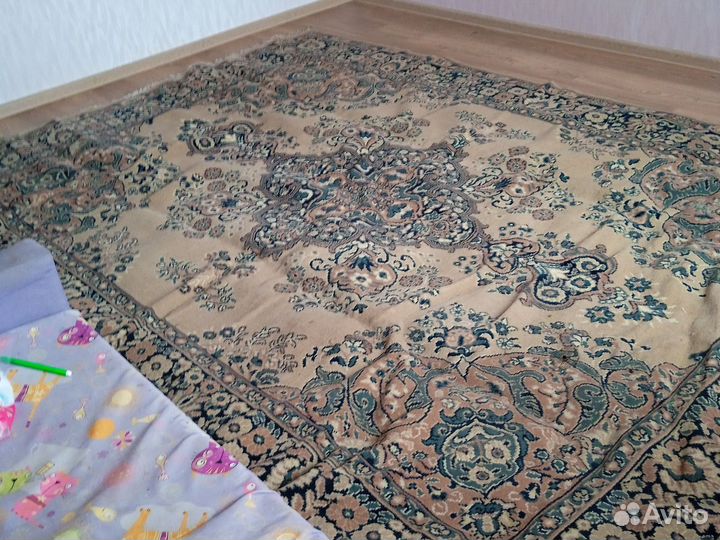 Ковер шерстяной