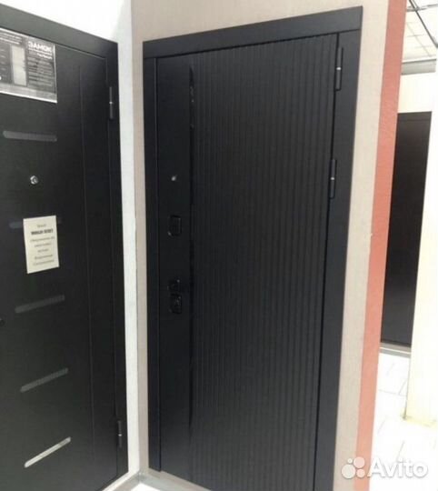 Дверь входная с зеркалом новая со склада