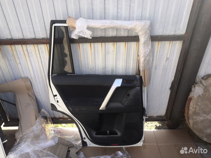 Задняя левая дверь Prado 150 2009-2022