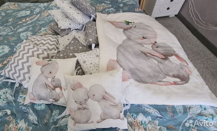 Новый набор бортики и одеяло в кроватку детям