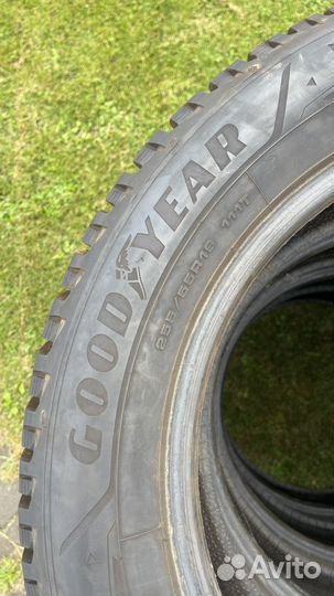 Goodyear UltraGrip Arctic 2 SUV 255/55 R19 111T