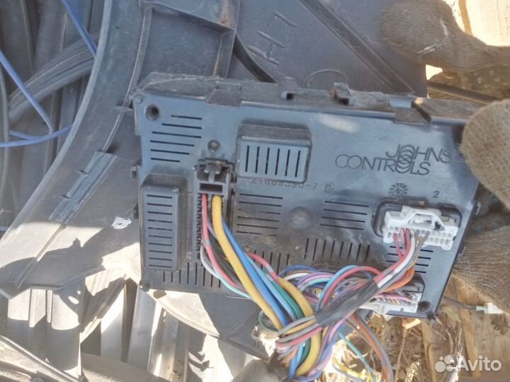 Блок комфорта Nissan Tiida 1