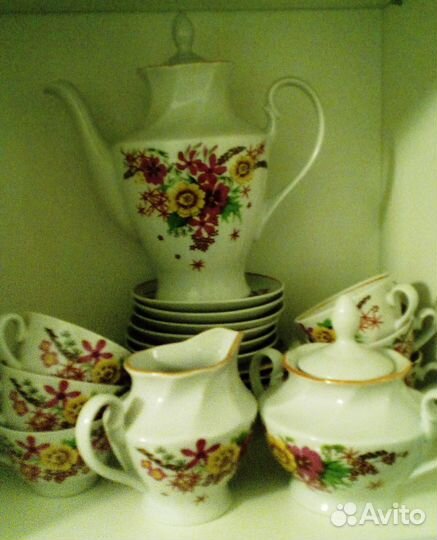 Сервизы чайный, столовый