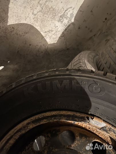 Комплект зимних шин с дисками 175/70R13