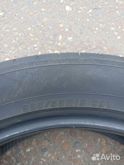 Yokohama BluEarth-XT AE61 225/55 R19