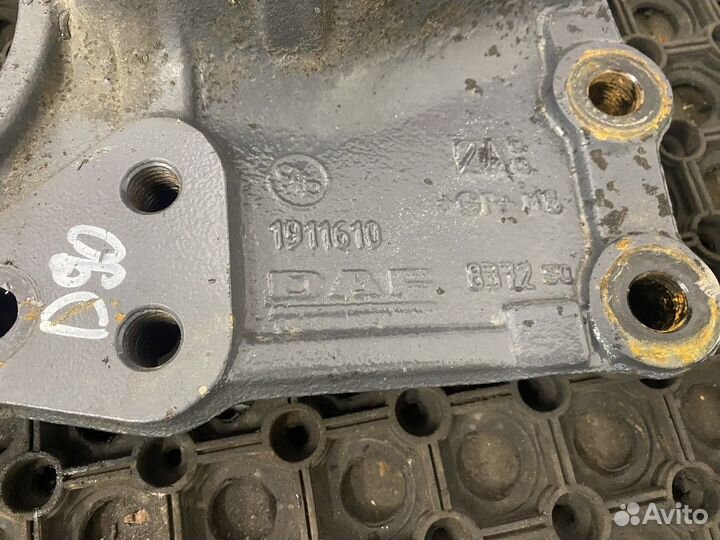 Кронштейн буксировочный левый Daf XF106