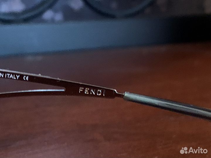 Солнцезащитные очки Fendi